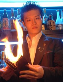 Magic Bar & Drinks in Shinjuku – Magicians Bar Tour 2 Hours of Drinks and Tricks!