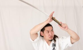 Tate Sword Fighting Lesson and Sword Skills Show in Japan – Tate Sword Display
